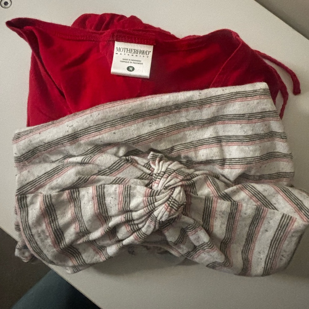 Motherhood Maternity Red and Gray Short Sleeve Tops